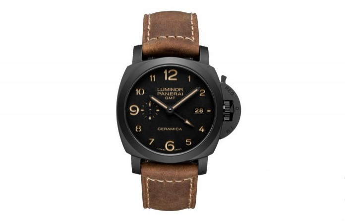 Replica Panerai watches with black dials are for cool guys.