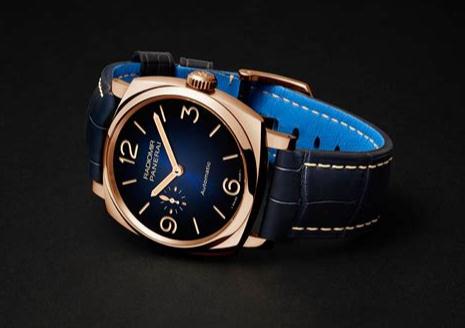 The red gold copy Panerai watches have blue alligator leather straps.