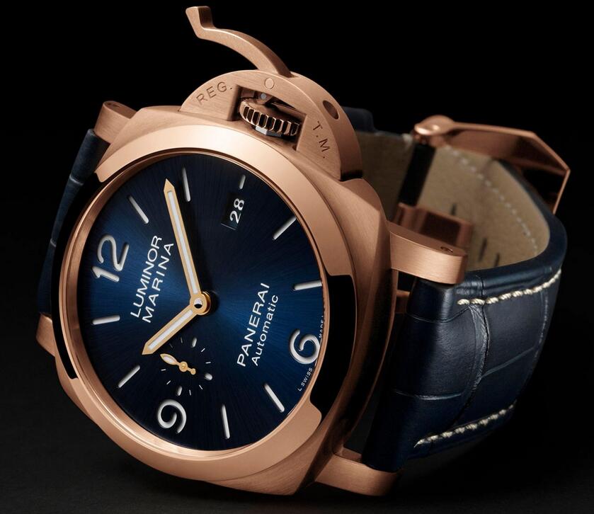 Swiss made fake watches are attractive with blue color.